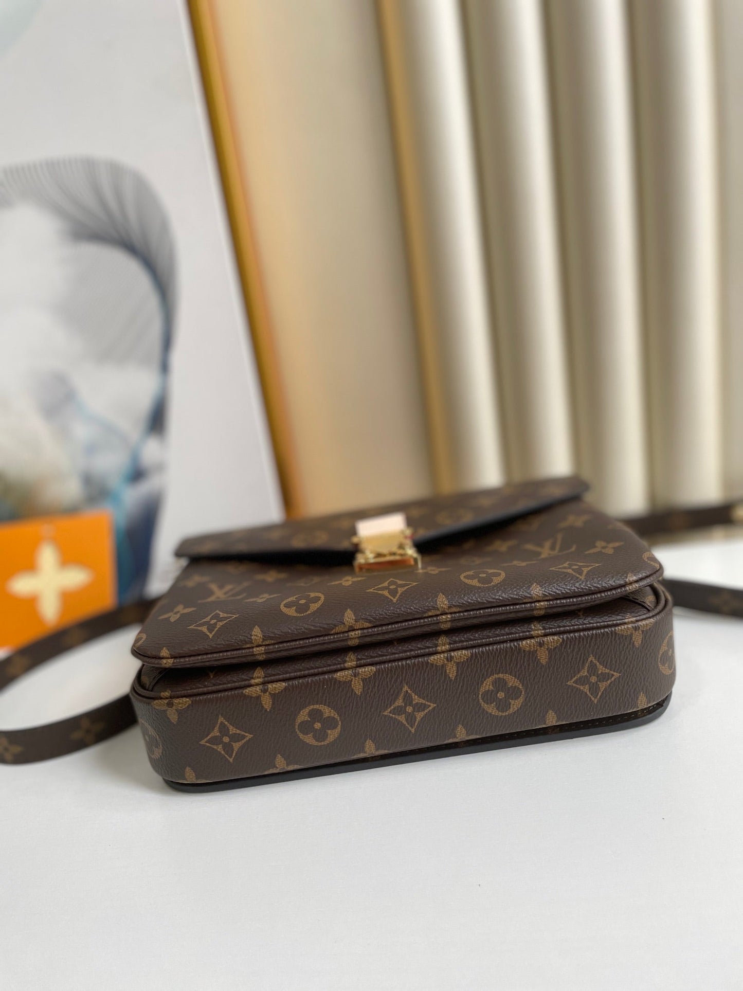 LV POCHETTE MÉTIS