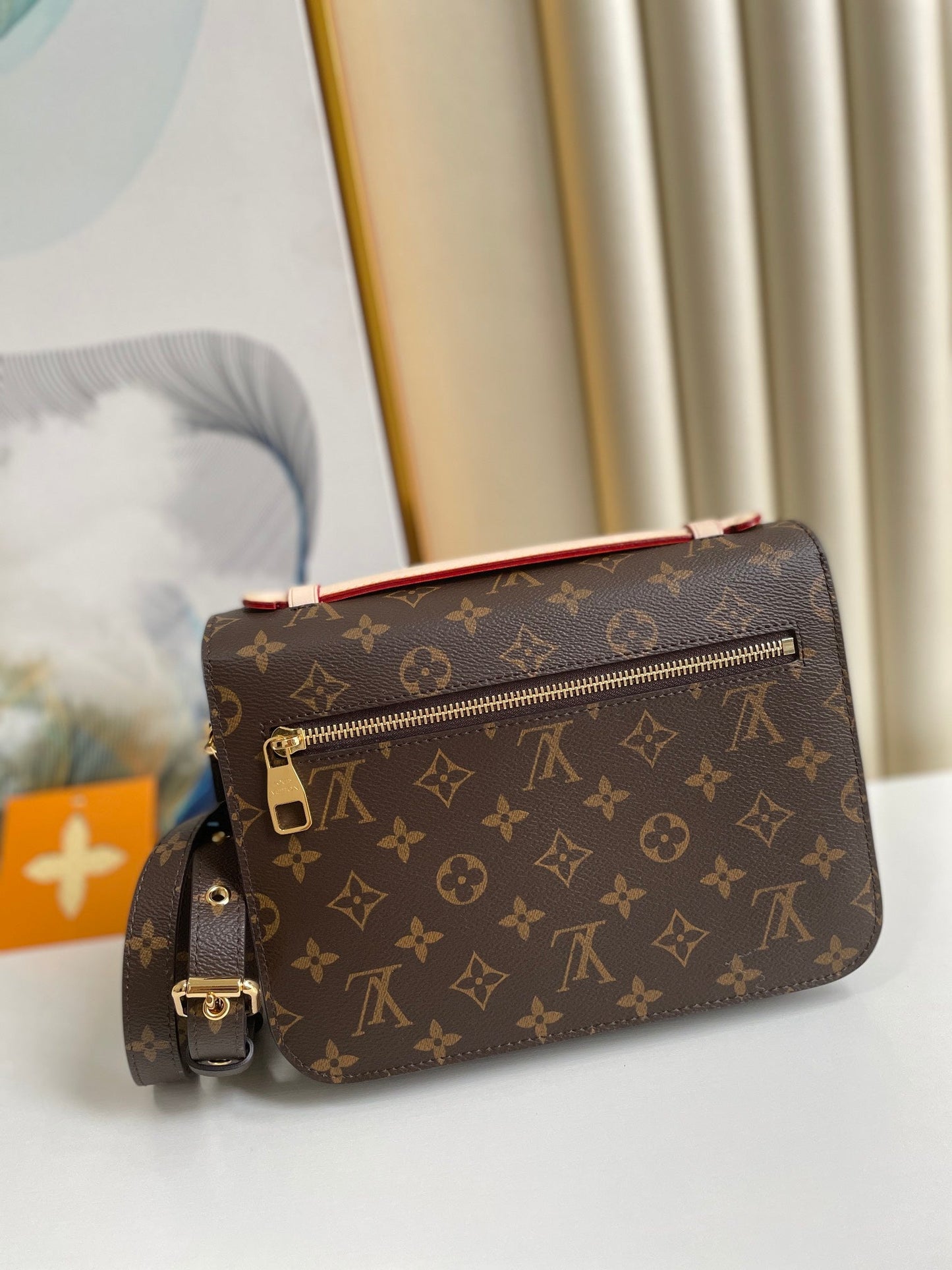 LV POCHETTE MÉTIS