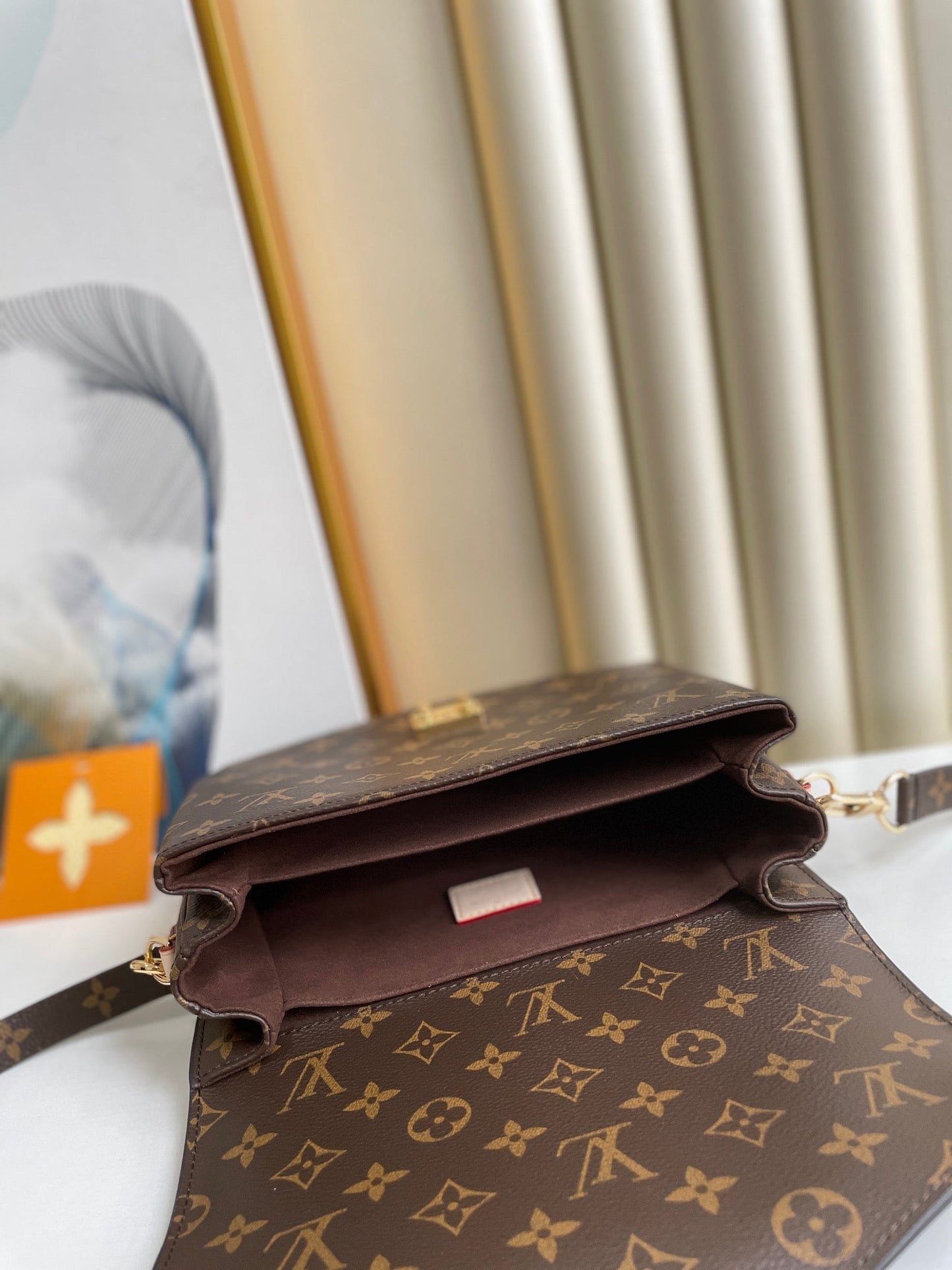 LV POCHETTE MÉTIS