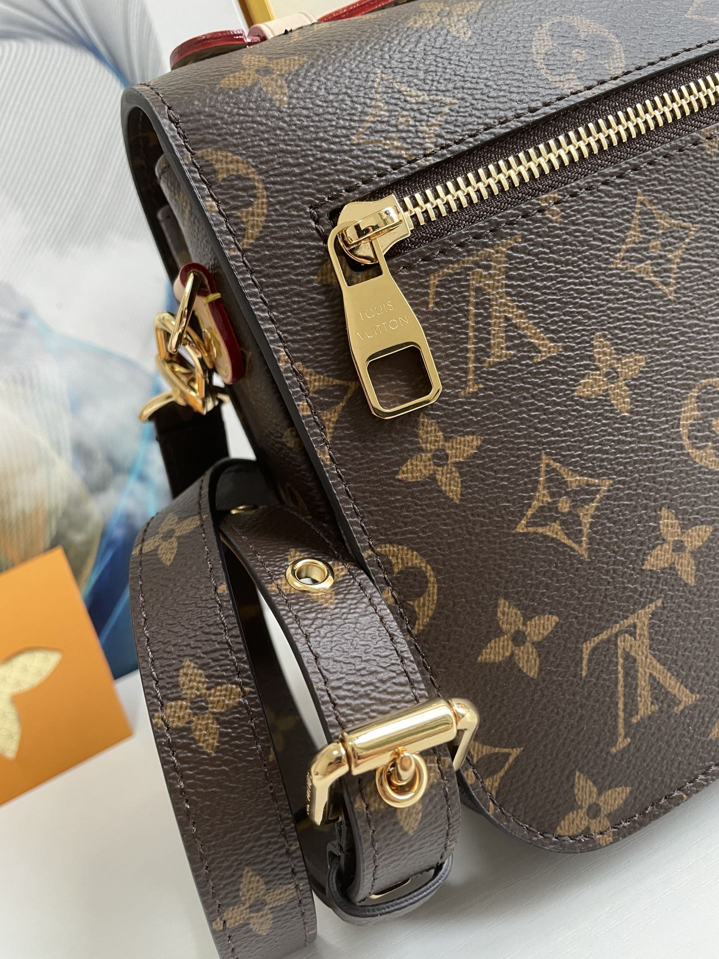 LV POCHETTE MÉTIS