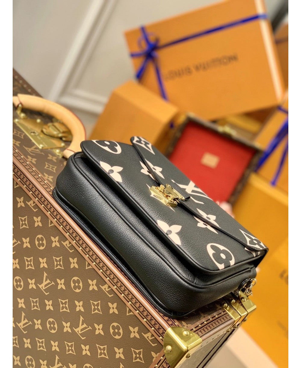 LOUIS VUITTON POCHETTE MÉTIS