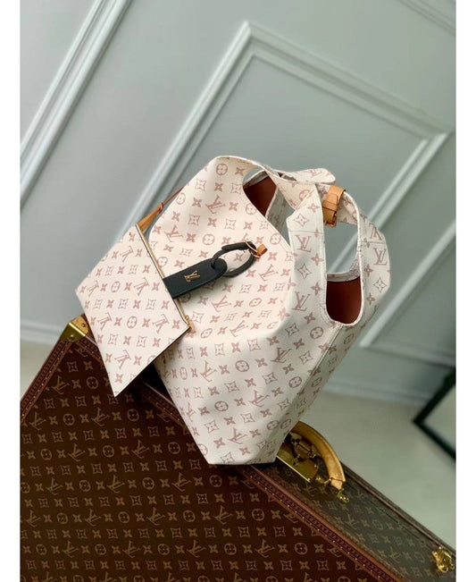 LOUIS VUITTON Atlantis GM